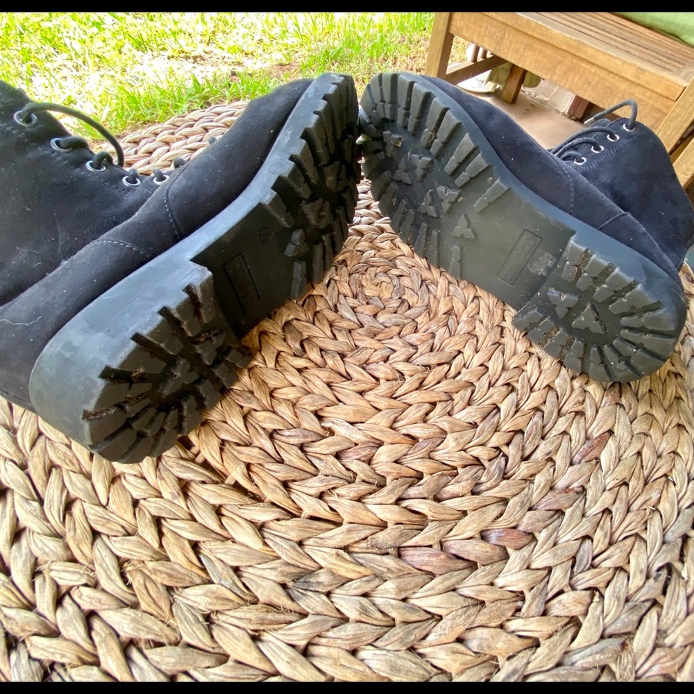 Boots - Picture 6 of 7